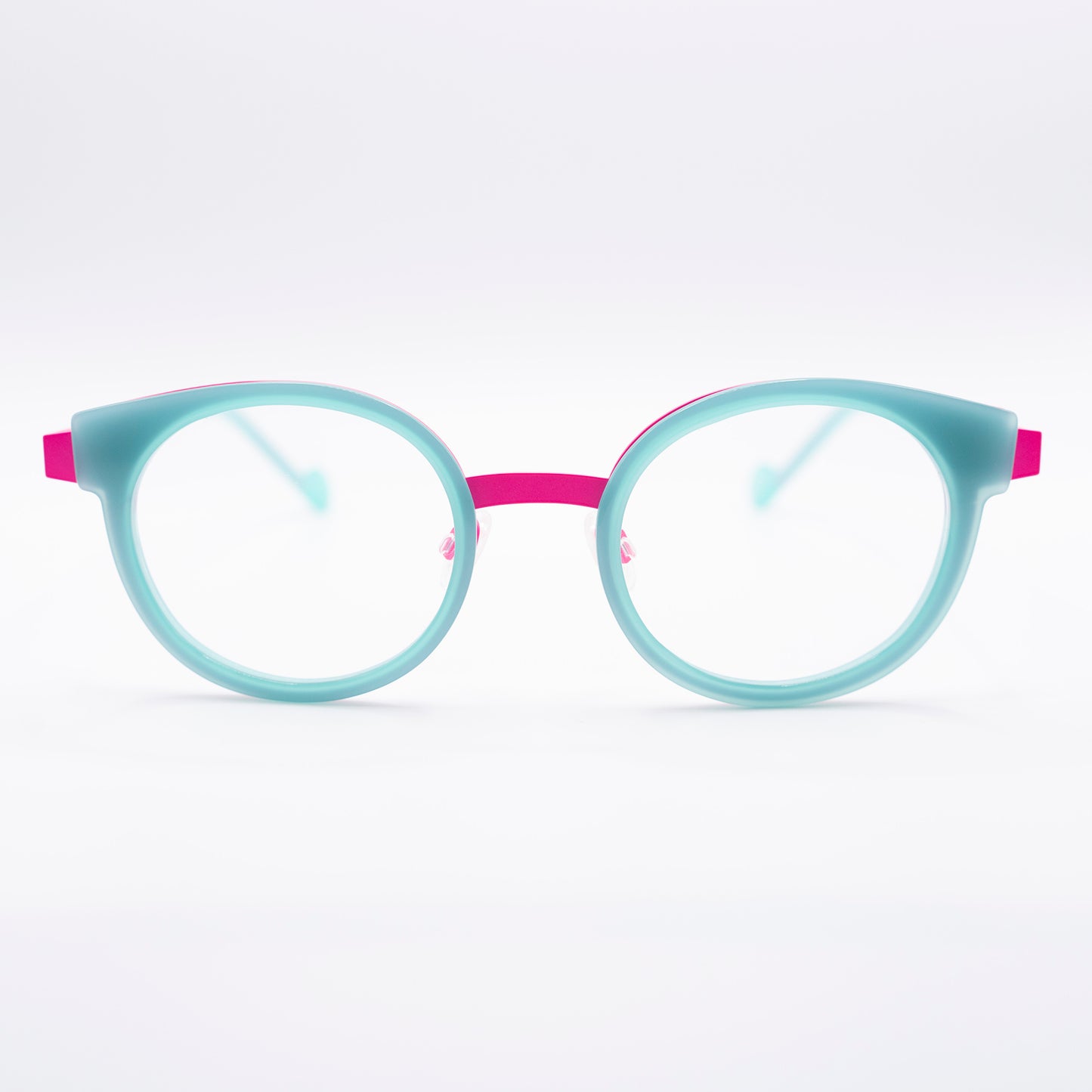 Gafa de titanio de la marca xit Eyewear