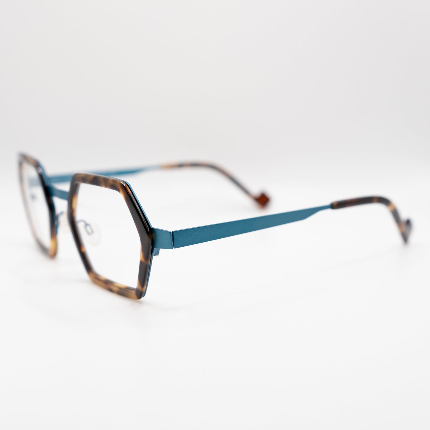 Hexagonal glasses from the Xit brand