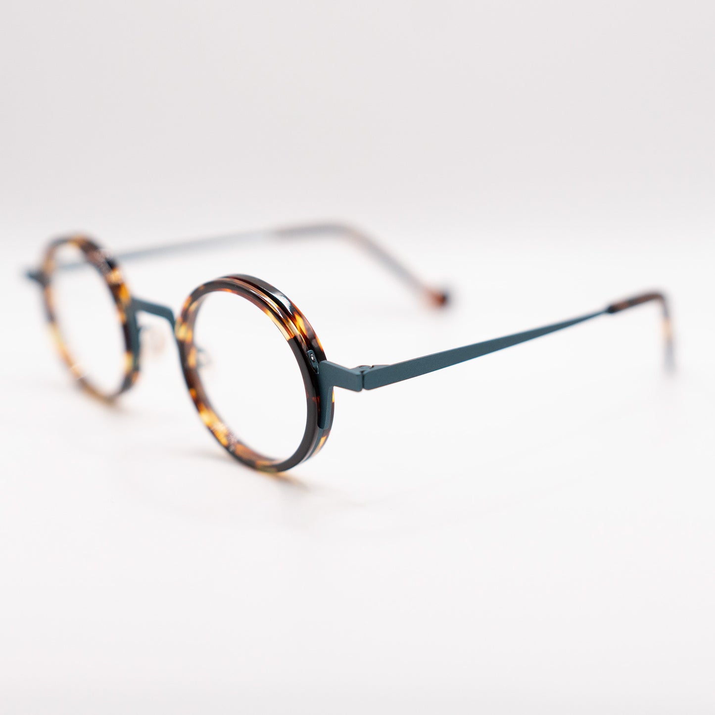 Gafa Redonda de la marca Xit | Tendacias de gafas | Óptica Bronte