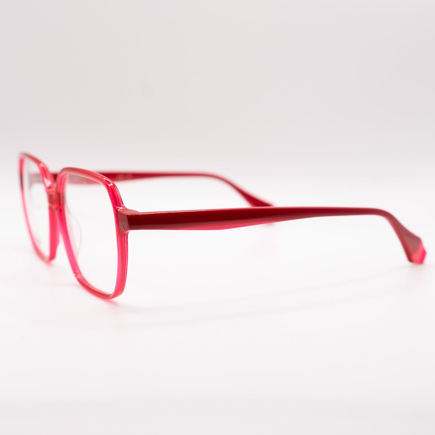 Paste glasses from the Gigi studios brand